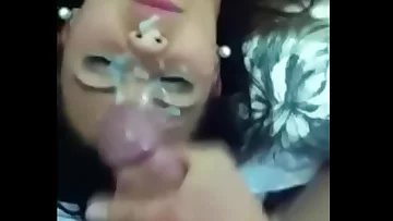 Homemade hotwife takes huge facial from bull