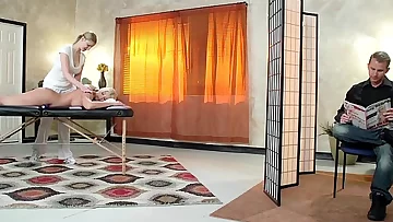 Brazzers - Leya Falcon gets fucked by her masseuse