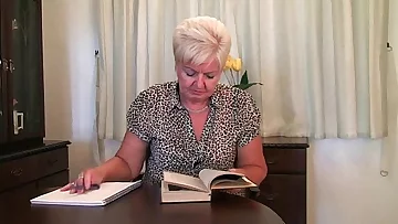 British grannies Savana and Sandie still need masturbation