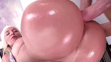 Hottie Stevie Shae Gets Hammered with Cock