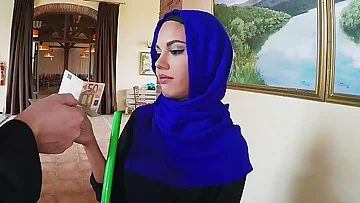 Arab Cleaning Lady Slowy Sucks Cock