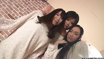Three super-hot Asian hoes getting their pussies eaten