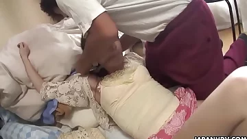 Creaming her soaking wet cunny so damn deep