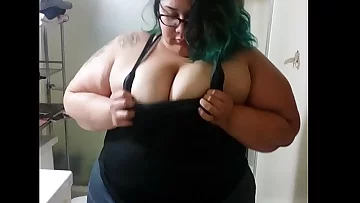 Spectacular BBW shower