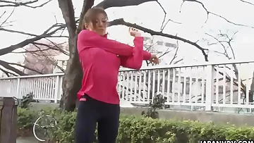 Gorgeous Asian has her trimmed pussy expertly toyed and fingered