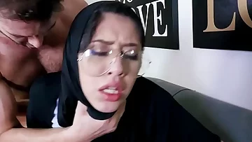 Arab Chic Angel Del Rey Puts Out