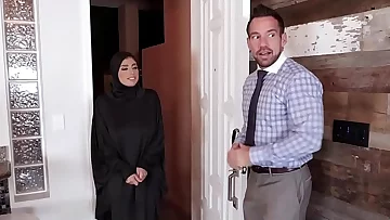 Muslim nubile gets internal cumshot