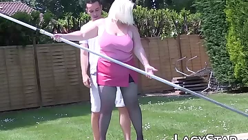 Kinky Lacey Starr entices poolboy with mature curves