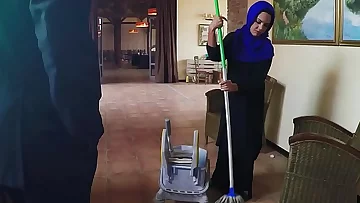 ARABS EXPOSED - Scanty Janitor Gets Extra Money From Boss In Exchange For Sex