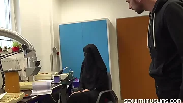 Kinky man pouncing on muslim like an a&period;