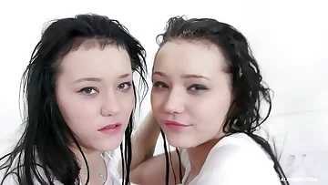 Sandra Zee & Doll Zee twins assfucked together by 3 Big black cock IV465