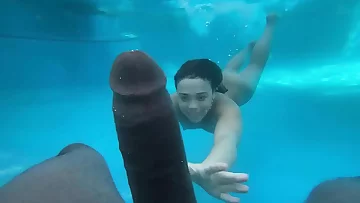 Underwater Sex Amateur Teenage Crushed By BBC Big Black Dick