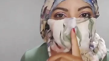 Arab Hijab Wifey Masturabtes Silently To Extraordinary Climax In Niqab REAL SQUIRT While Hubby Away