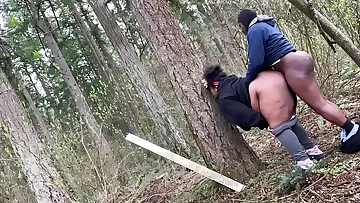 Stunning preggo bbw takes huge creampie in nature