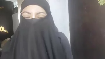 Real Horny Amateur Arab Wife Blasting On Her Niqab Masturbates While Hubby Pleading HIJAB Pornography