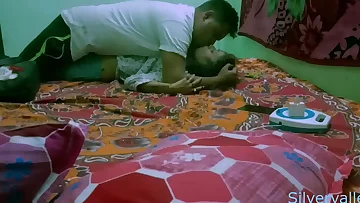 Desi Indian ladies secret orgy going viral !!!