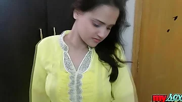 indian magnificent sonia bhabhi getting off