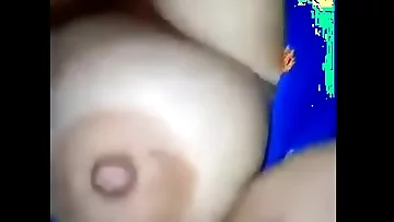 Good-sized boons aunty in saree