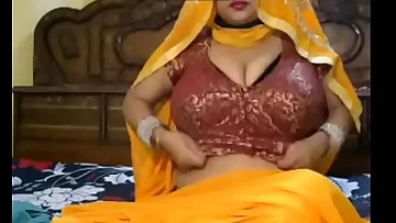 Huge-chested Indian Plus-size Gal Web cam