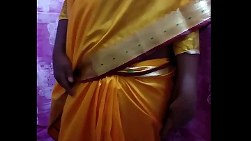 Desi Torrid Chick Flashing Her Body Unclothing In Saree