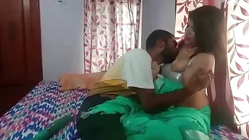Indian uber-sexy nokrani banged by youthfull boss.. viral with clear audio!!