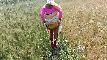 Desi Bhabhi Humping In The Jungle