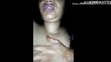 Indian super-hot ultra-kinky Housewife bhabhi in yallow saree petticoat give oral pleasure to her hooter-sling sellers