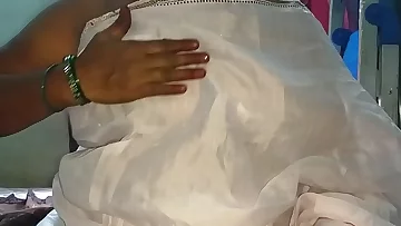 south indian desi Mallu sumptuous vanitha sans half-shirt flash ginormous bra-stuffers and clean-shaved cunny