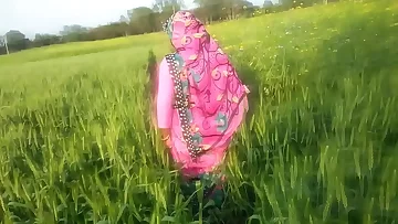 Indian Village Bhabhi Outdoor Fuck-a-thon Porno IN HINDI