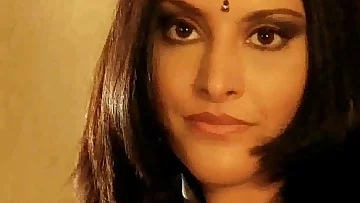 Bollywood Stunner Indian Fashion MILFer