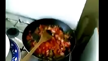 Desi bhabhi deep throating while cooking