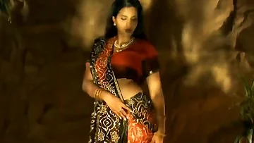 Indian Paramour Turns To Dancer