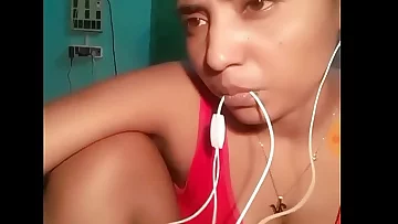 Bangladeshi dame Nusrat Jahan live on Gogo&period;Live part 2