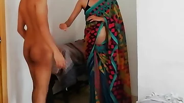 indian school lecturer pulverize with man