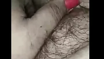 Desi aunty on whatsapp finger-tickling herself with her bf