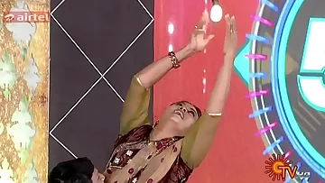 Aunty Massive Belly button and enormous caboose press...hot tamil aunty game