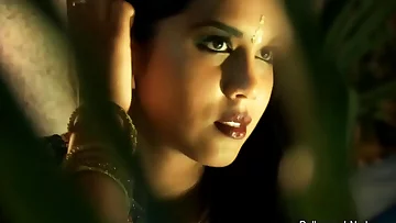 Woman From Glamour Oriental Grounds