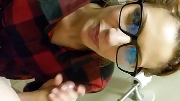 Giant milky weenie Meatpipe Jonas getting head from motel thot