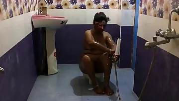 Indian wifey ravage with buddy absence of her hubby in bathroom