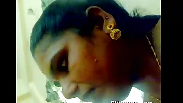 Desi randi deep-throating lund of customer MMS