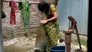 desi doll bathing outdoor for total flick http&colon;&sol;&sol;zipvale&period;com&sol;FfNN