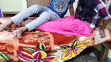 नई नवेली भाभी को उसका पति खुस नही कर पाया तो पड़ोस के लड़के से अपनी चूत मरवाई पड़ोसी ने खुस के दिया