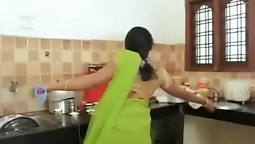 DEVER AND BHABHI Super hot SAREE Belly button ROMANCE IN Guest room
