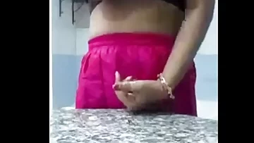 Desi Bhabhi in douche