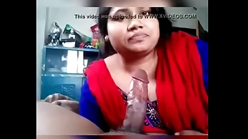 Bhabhi sucky-sucky highly glorious bra-stuffers