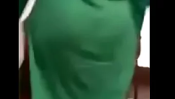 Desi bhabhi Enormous gaand in salwar suit