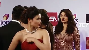 Oooppss Mouni Roy NIPPLE Visible - YouTube
